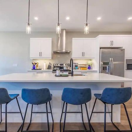Modern 3Bdr 3 Bath, Garage, Backyard, Theater Appartement Niagarawatervallen Buitenkant foto