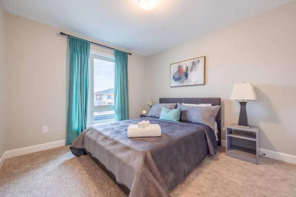 Modern 3Bdr 3 Bath, Garage, Backyard, Theater Appartement Niagarawatervallen Buitenkant foto